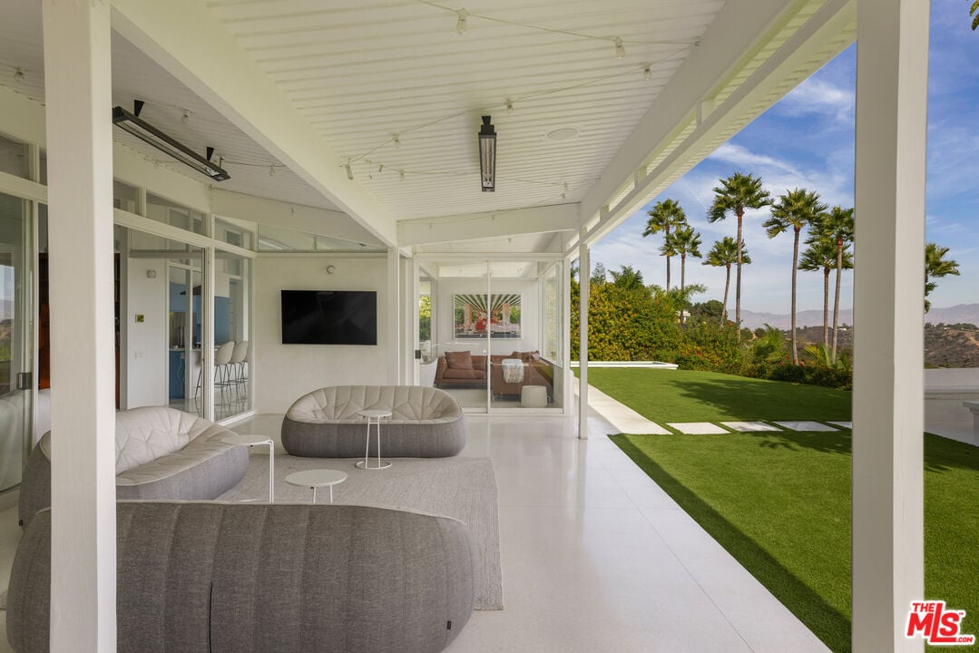 Celestia Manor, Stradella Rd, 90077