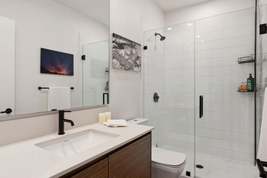 528 E 2nd St, #54