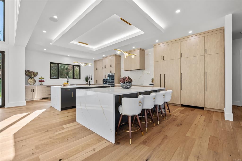 587 Caledonia Rd