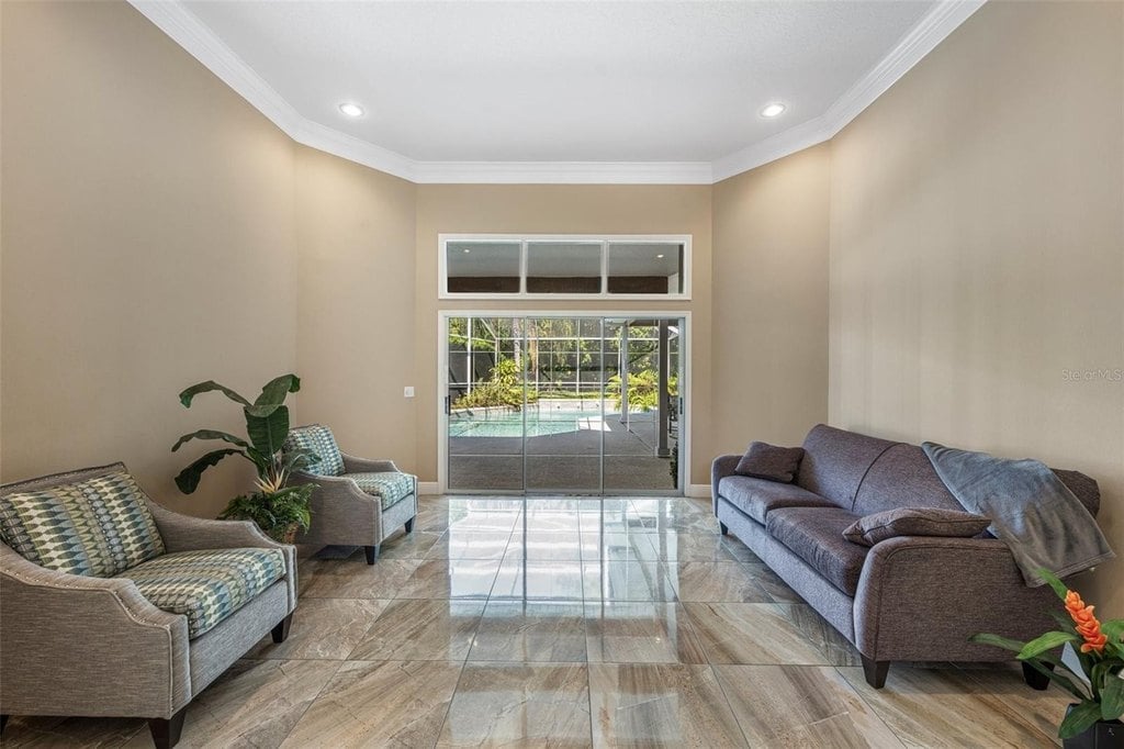 887 Bentley Green Cir