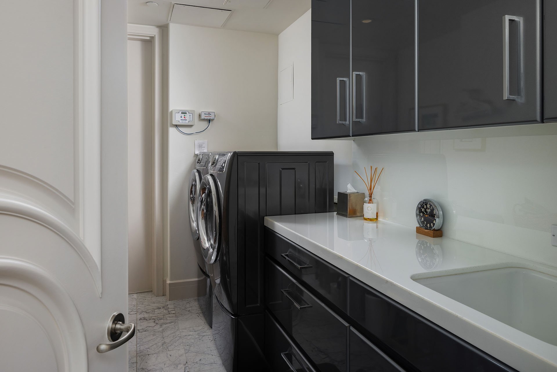 2402 E Esplanade Lane PH-1