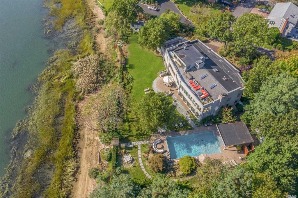 6 Meadow Lane, Bayville