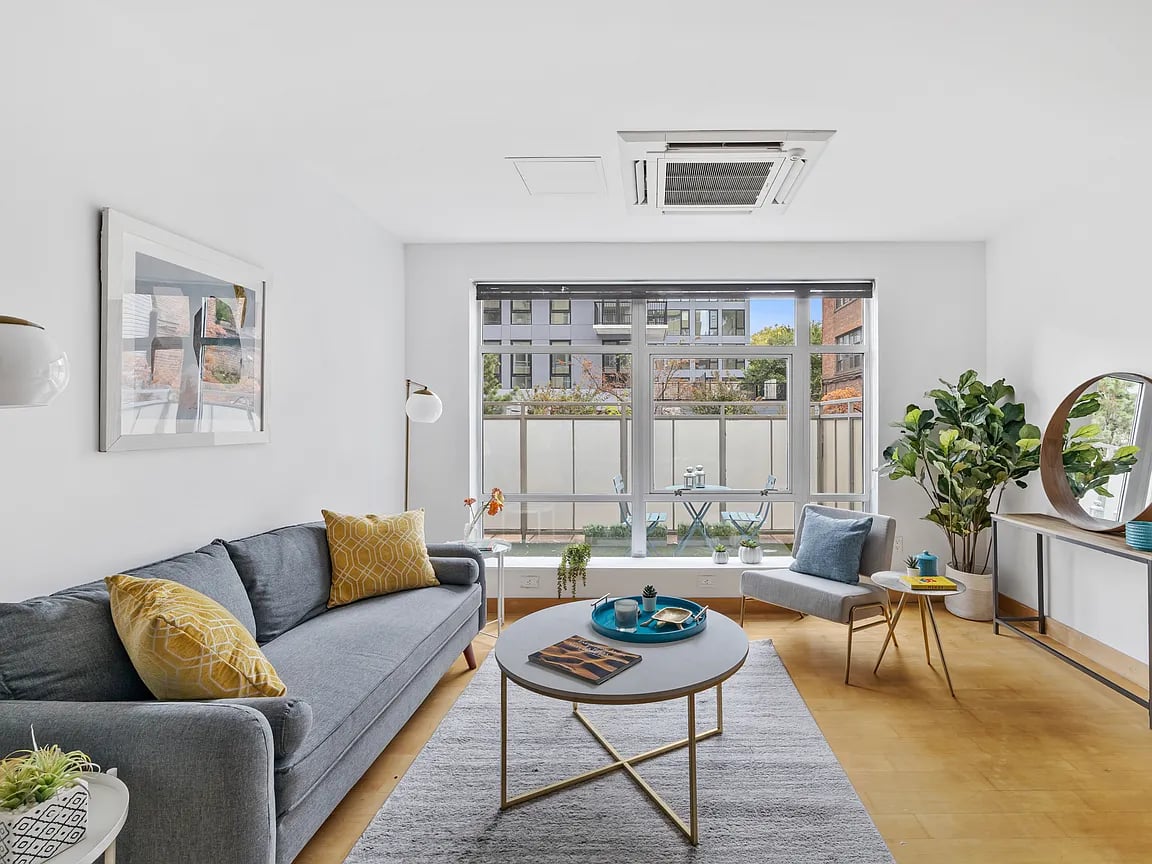 206 Front St Unit:1B