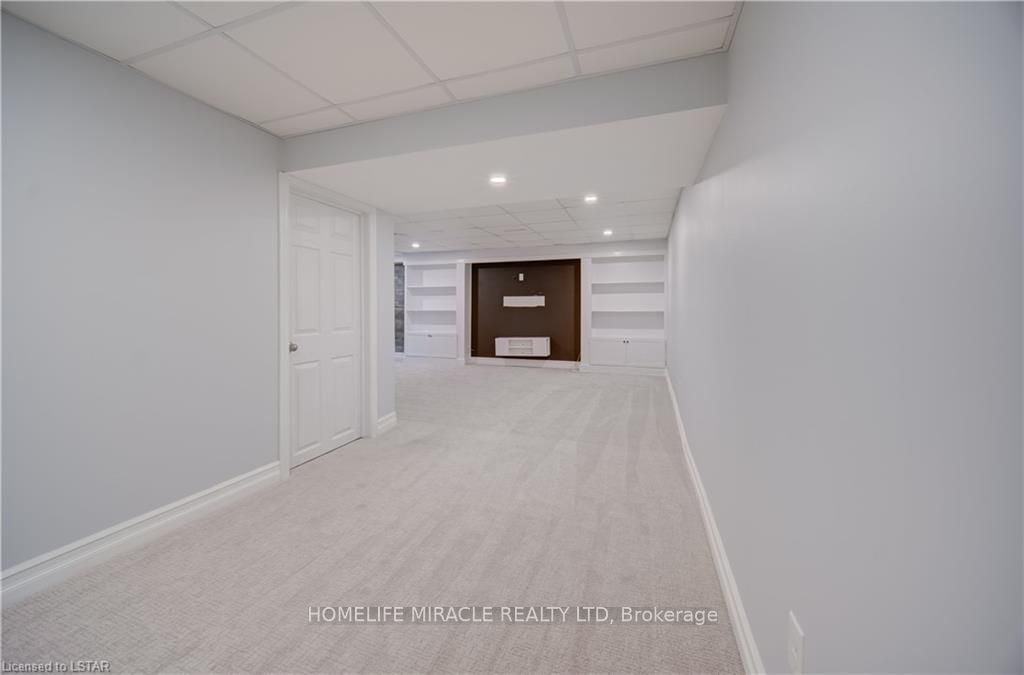 29 Ranchwood Cres