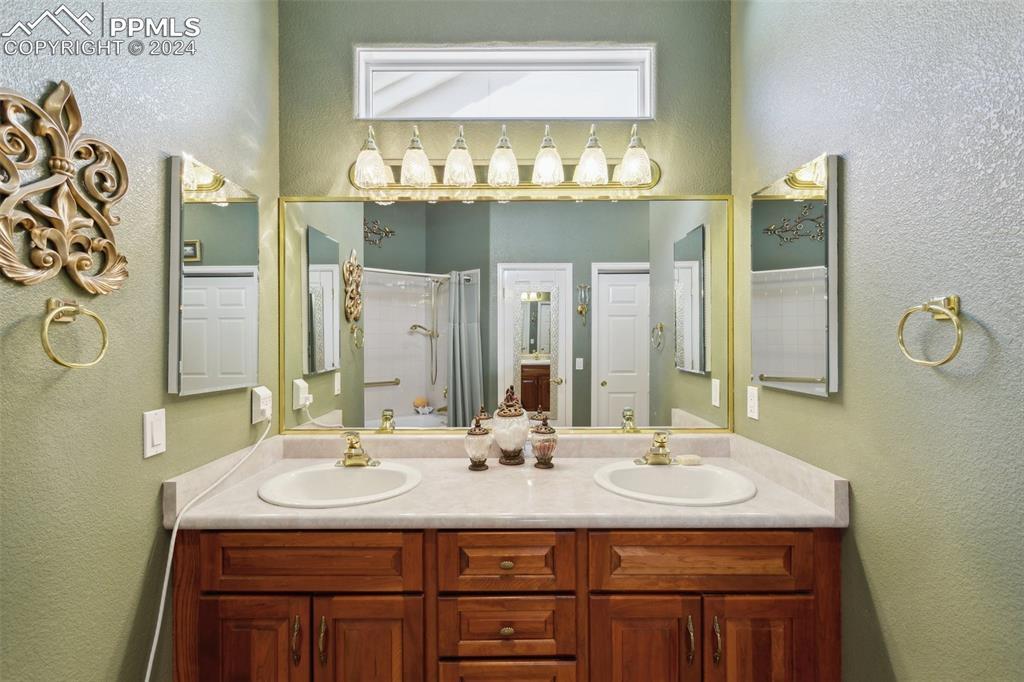 2713 La Strada Grande Hts