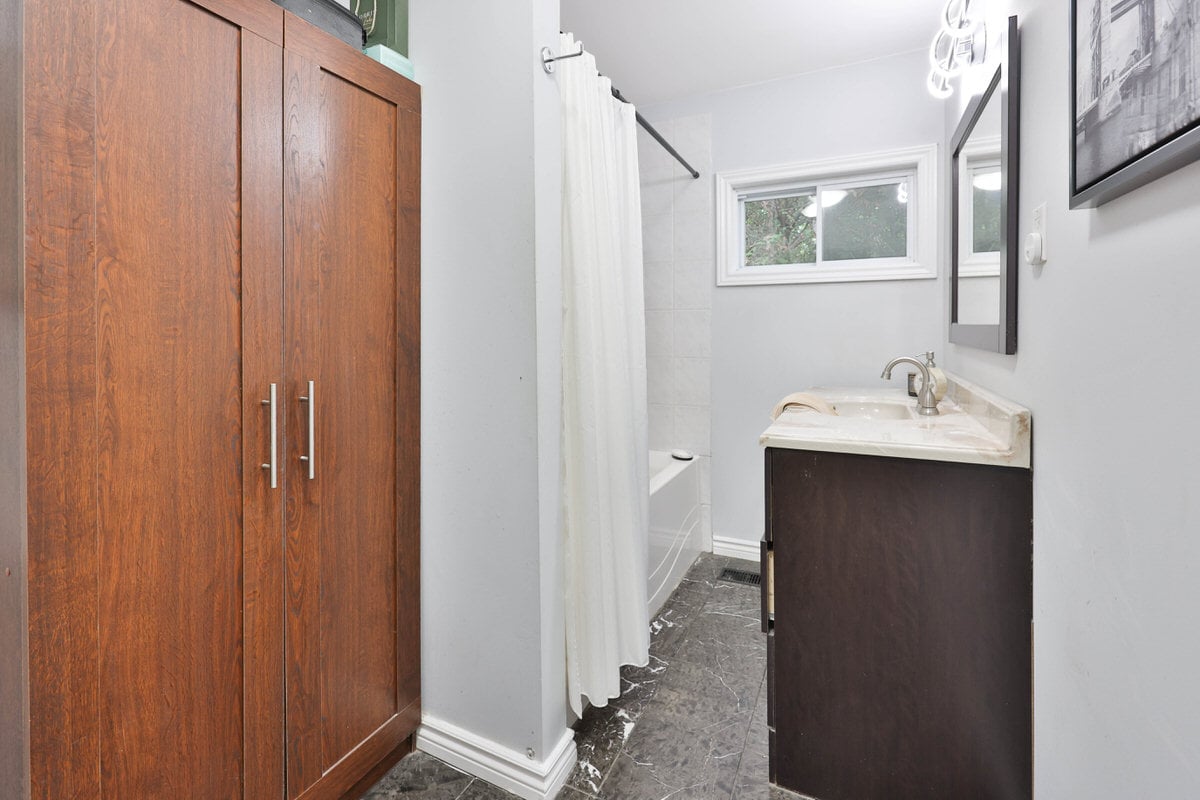 708 Montbeck Cres