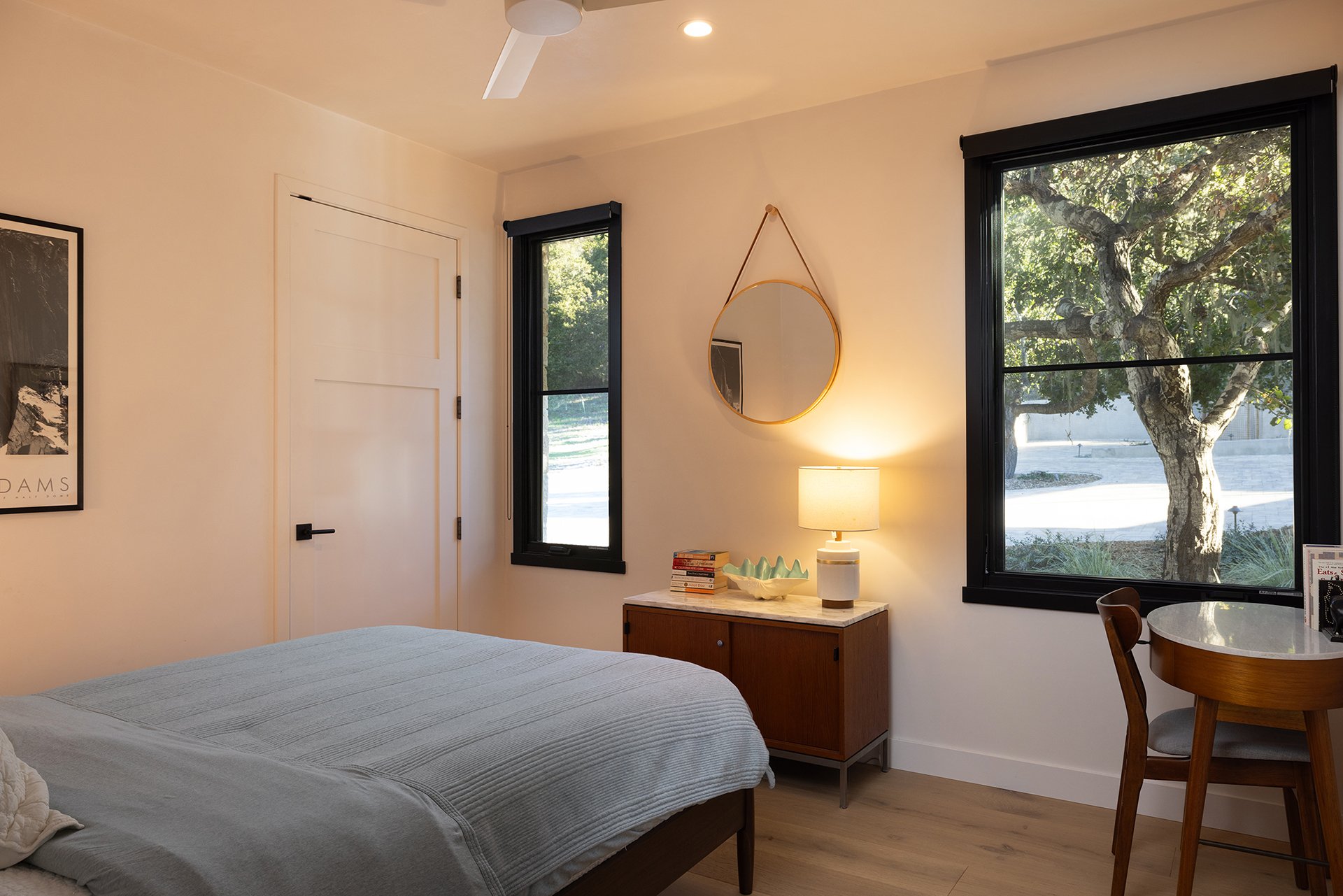 Este Canada | A Tehama Compound