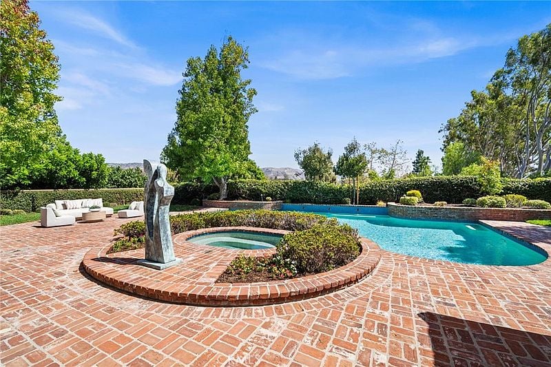 10982 Bent Tree Rd, Santa Ana, CA 92705