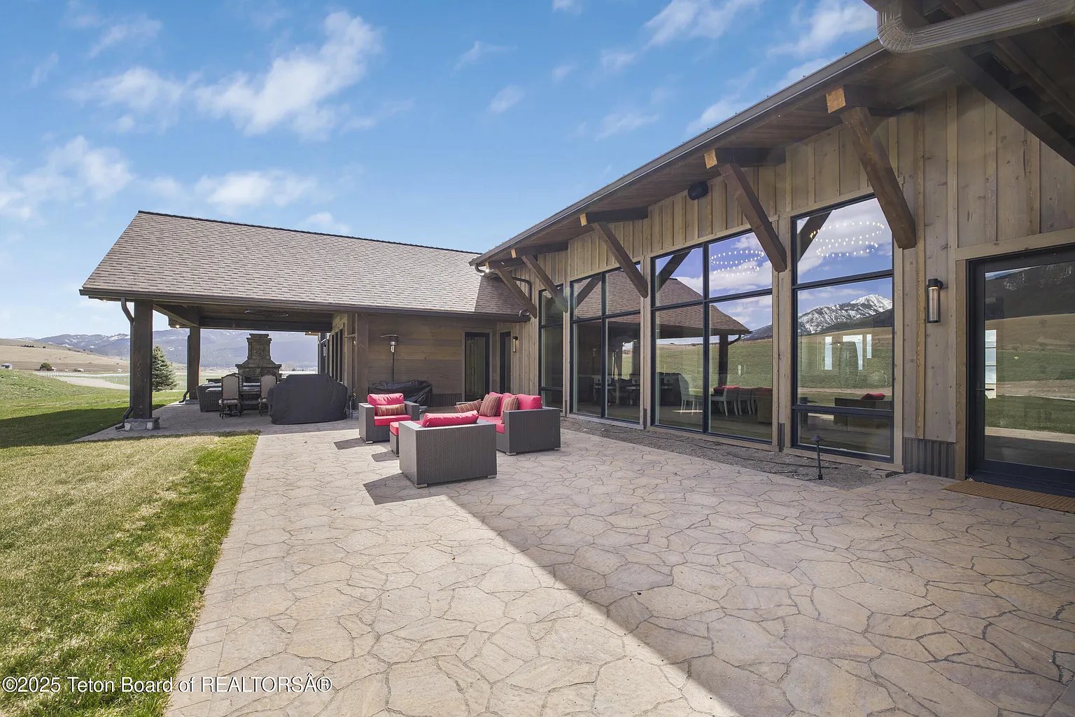 2399 Chapel Rd