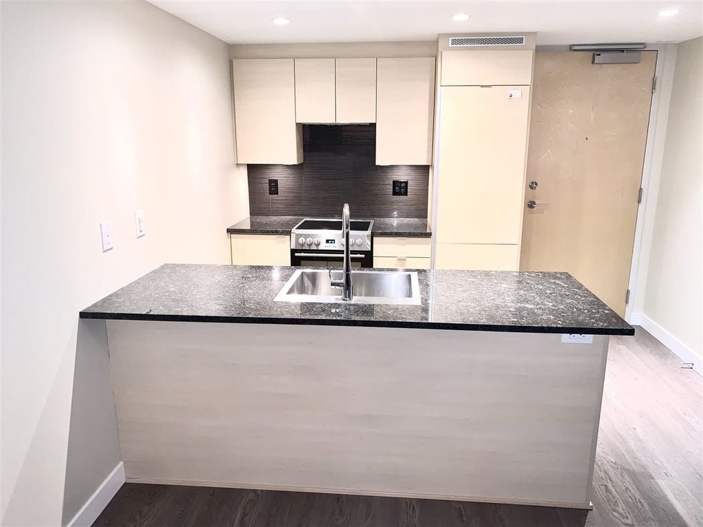 488 SW Marine Dr, #2305