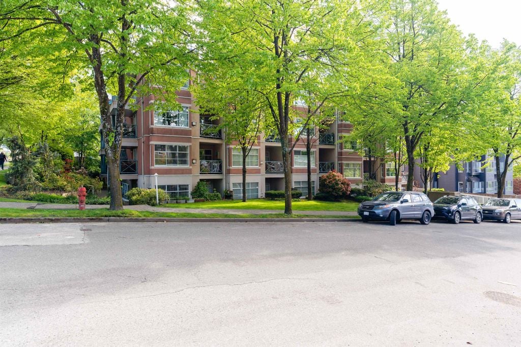 2388 Triumph St, #205