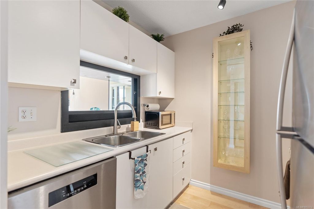 835 View St, #910