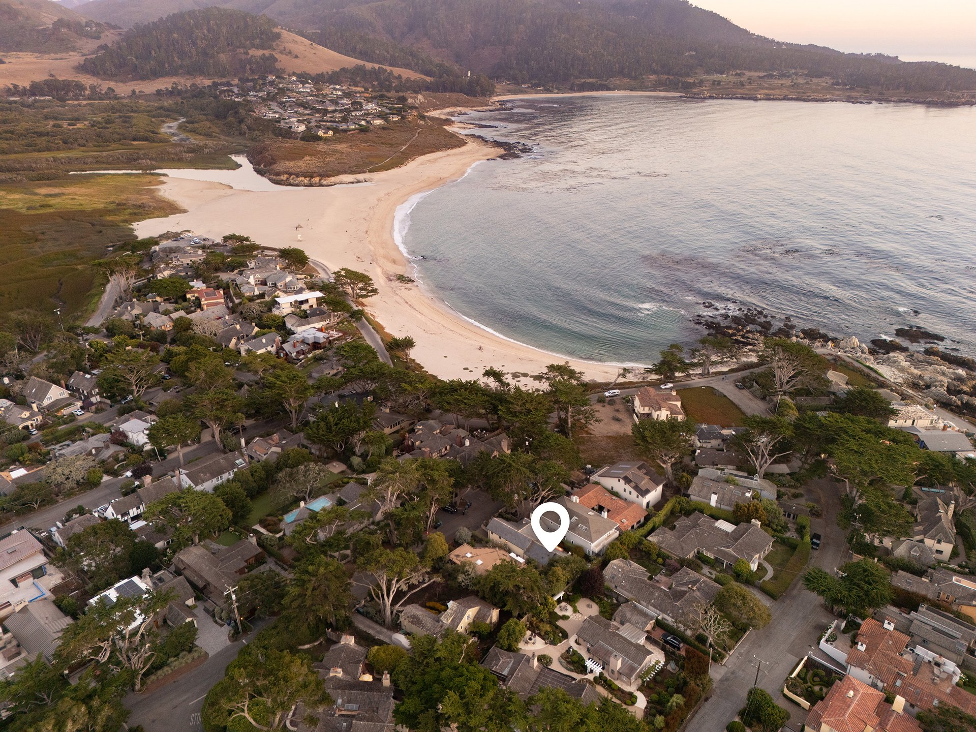 Charming Cottage on Carmel Point