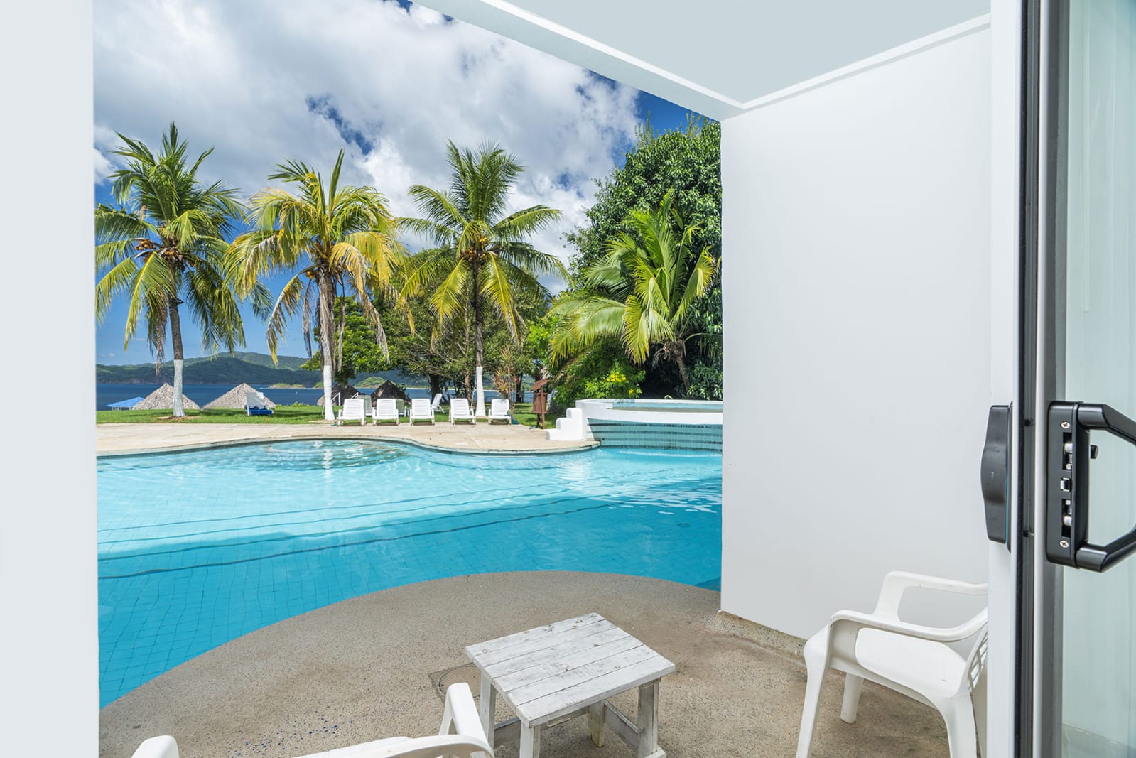 Dunama Flamingo Hotel & Casino | Oceanfront Boutique Hotel & Casino in Playa Flamingo with Private Beach Access and 47 Guestrooms!