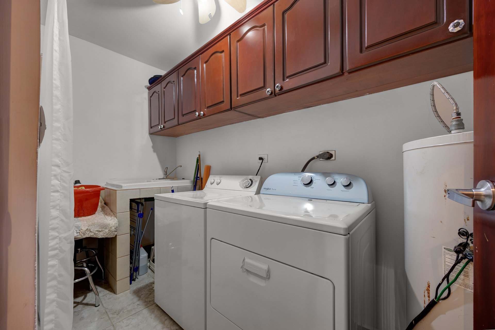 El Destino 1A | Beachfront Retreat in Surfside Potrero
