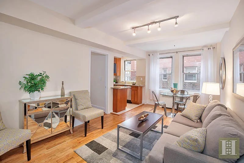 333 E 43rd St, #916