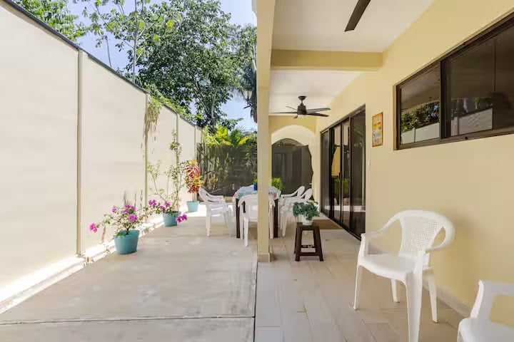 Villa Tortuga, Prime Location Just 5 Minutes from Marina Pez Vela & Shops