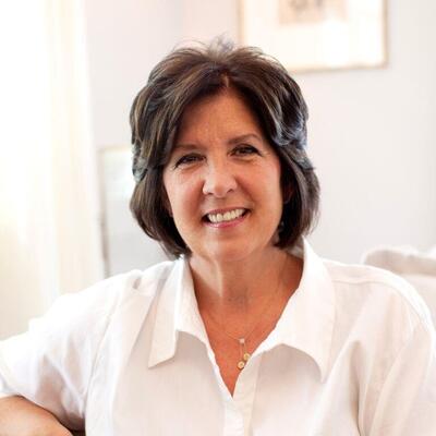Brenda Cline Charlotte, NC Real Estate Agent Headshot
