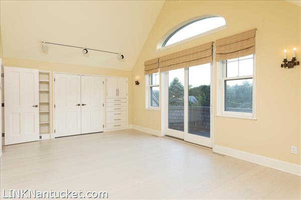 West of Town - 85 Millbrook Rd