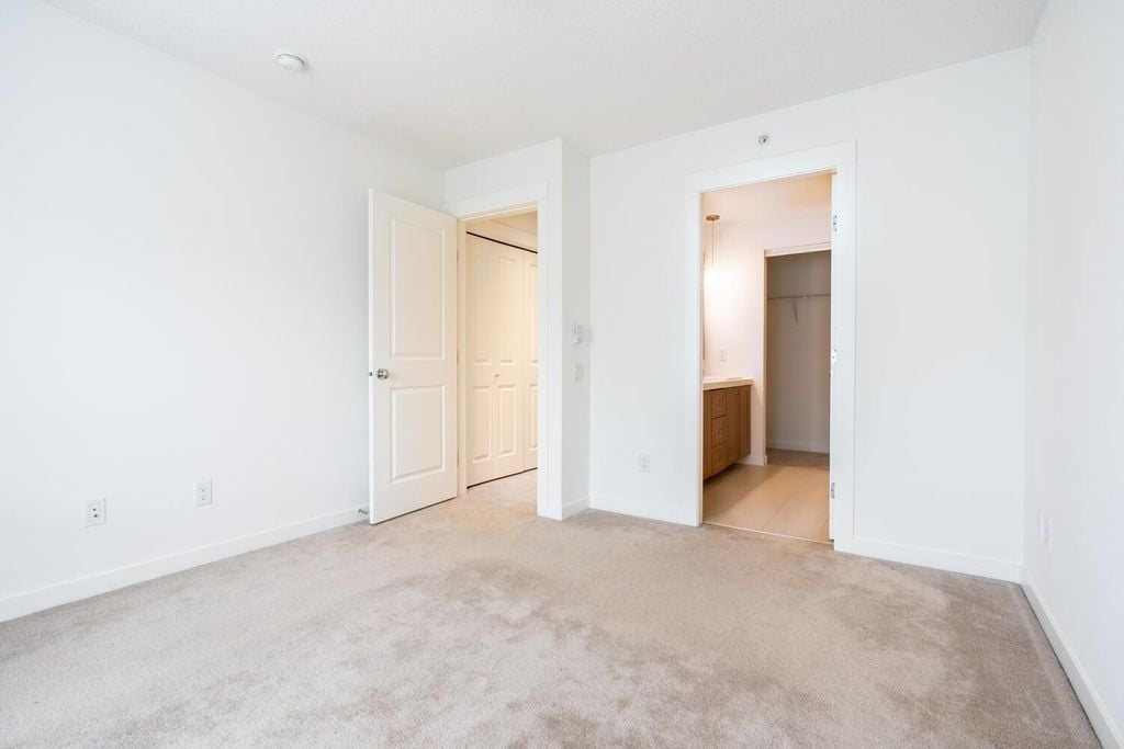 8476 207a St, #86
