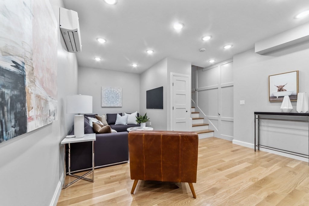 90 Holworthy St Cambridge, MA 02138
