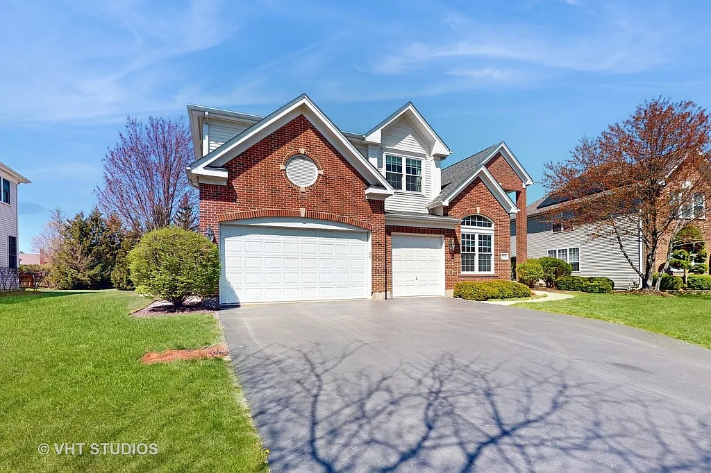 5718 Highland Dr