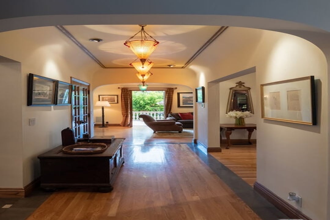 San Vicente Blvd, 90402