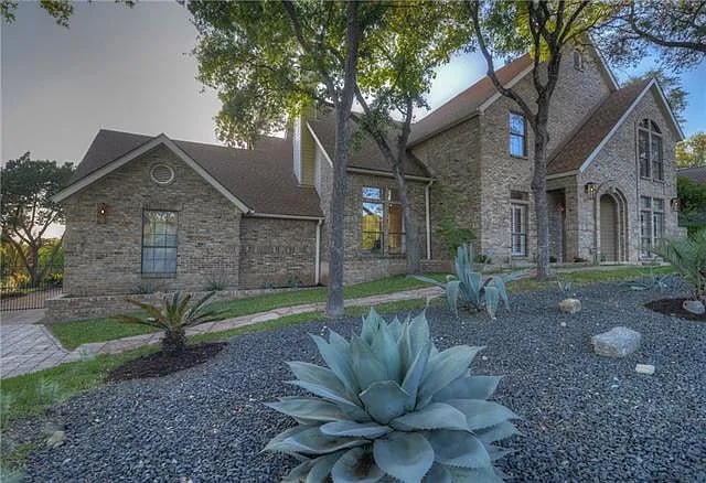 5906 Mesa Dr