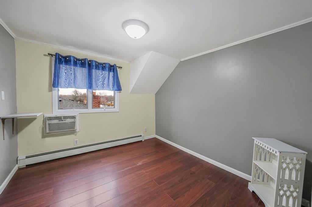 Undisclosed Address, Lindenhurst