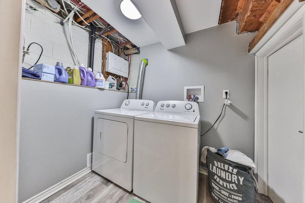 419 Erindale Drive, Burlington 
