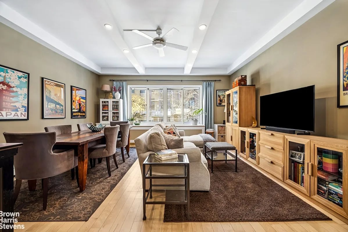 534 W 42nd St, #6