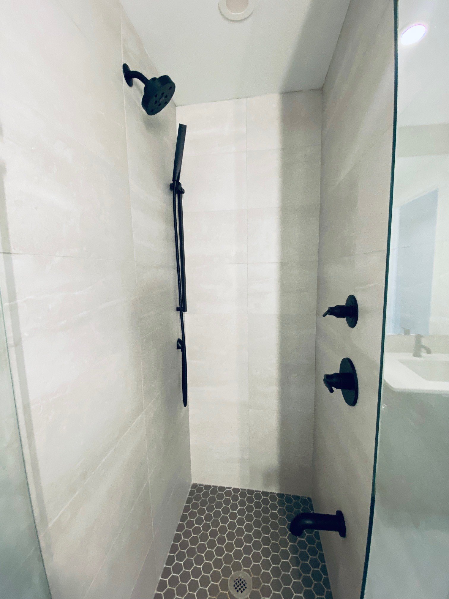 327 King St W Unit: 3805