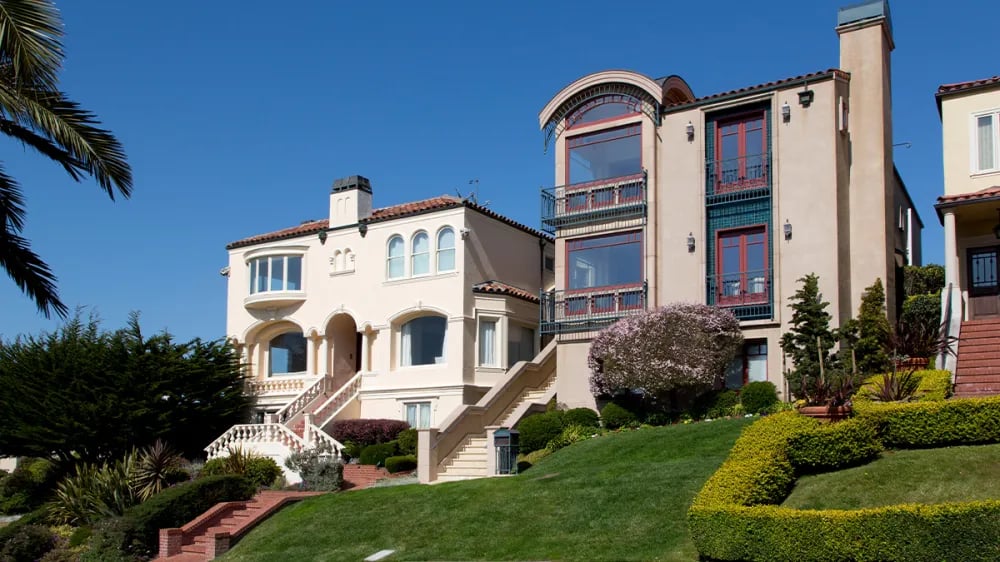 Why Wealthy Buyers Are Setting the Pace on Home Prices