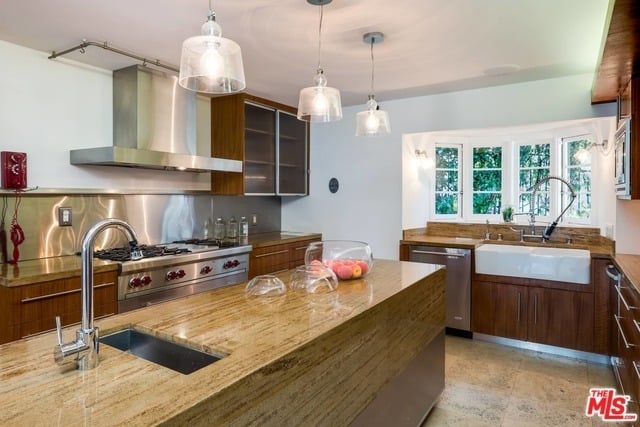 3410 Wonder View Dr