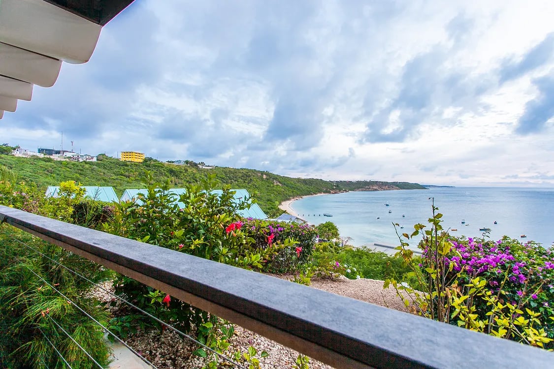 Ce blue Villa