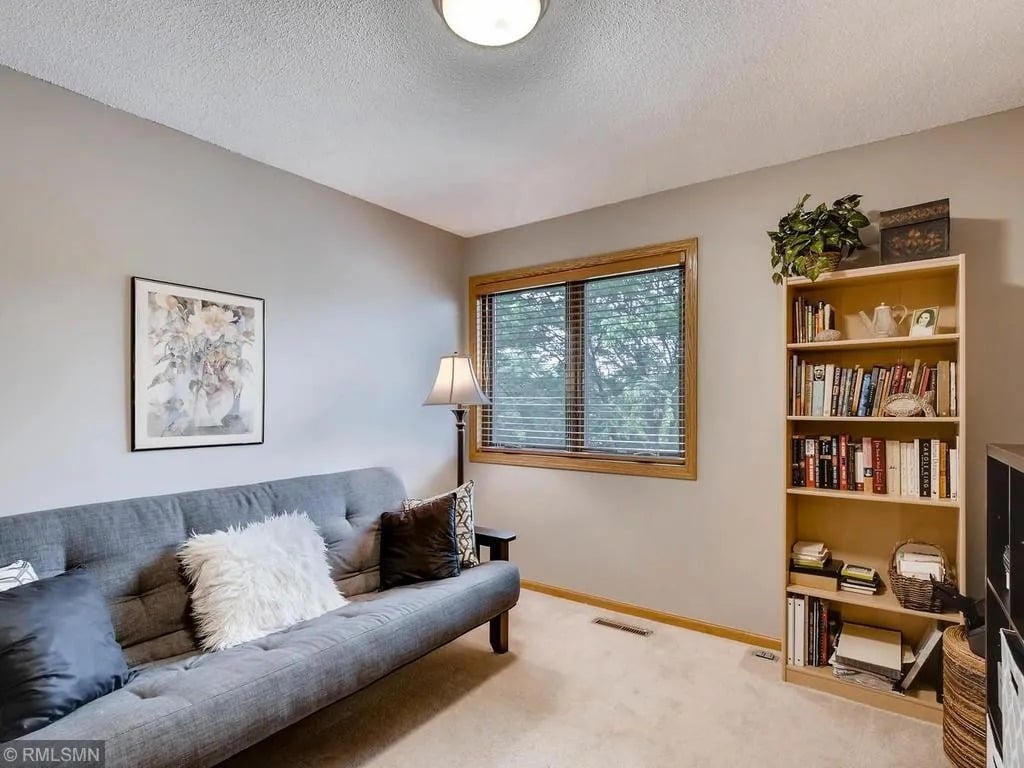 1451 Fallbrook Ln
