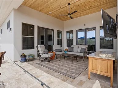 5311 E Gray Wolf Trail