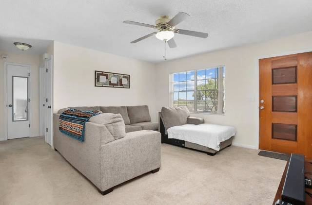 2233 North Normandy Blvd