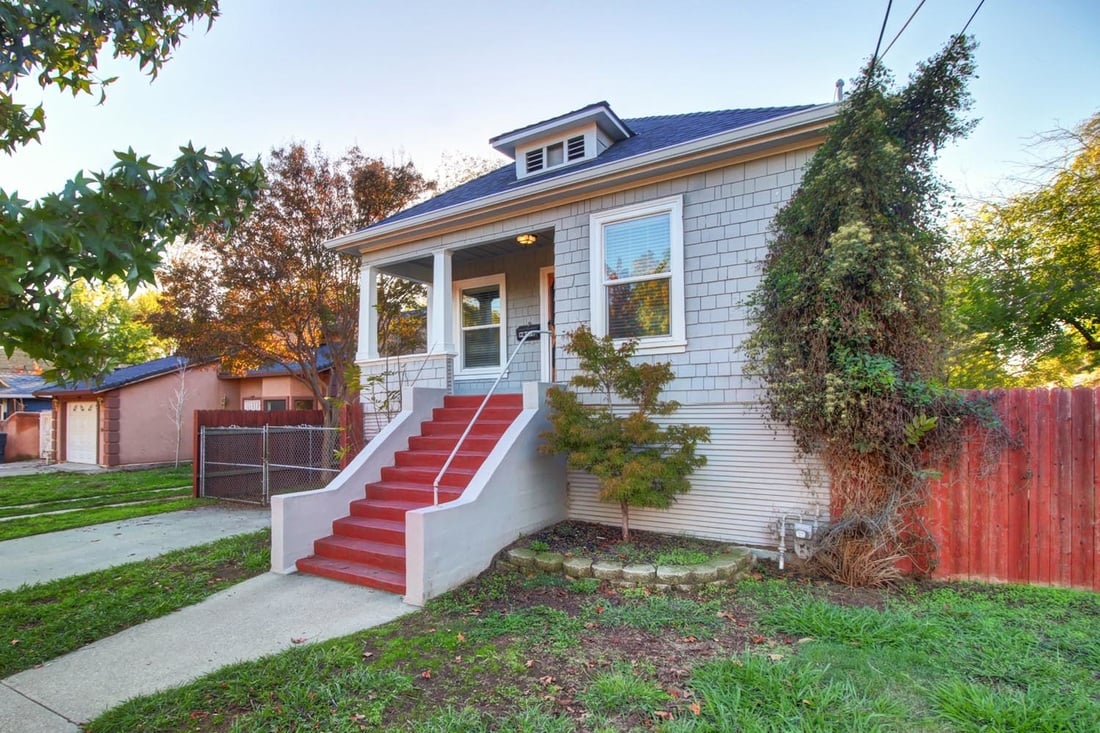 Just listed: Beautiful high water bungalow at 2768 43rd Street