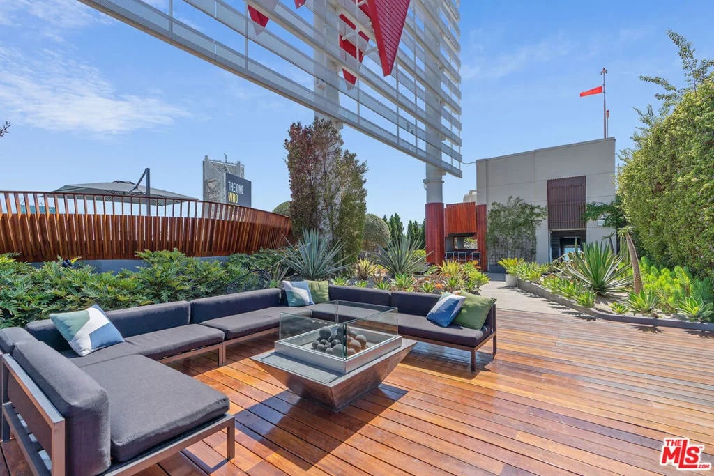 6250 Hollywood Blvd, #7D