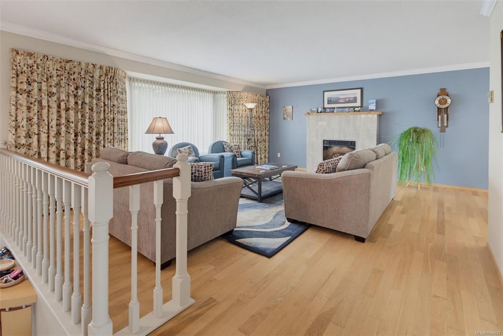 2056 Skyline Cres