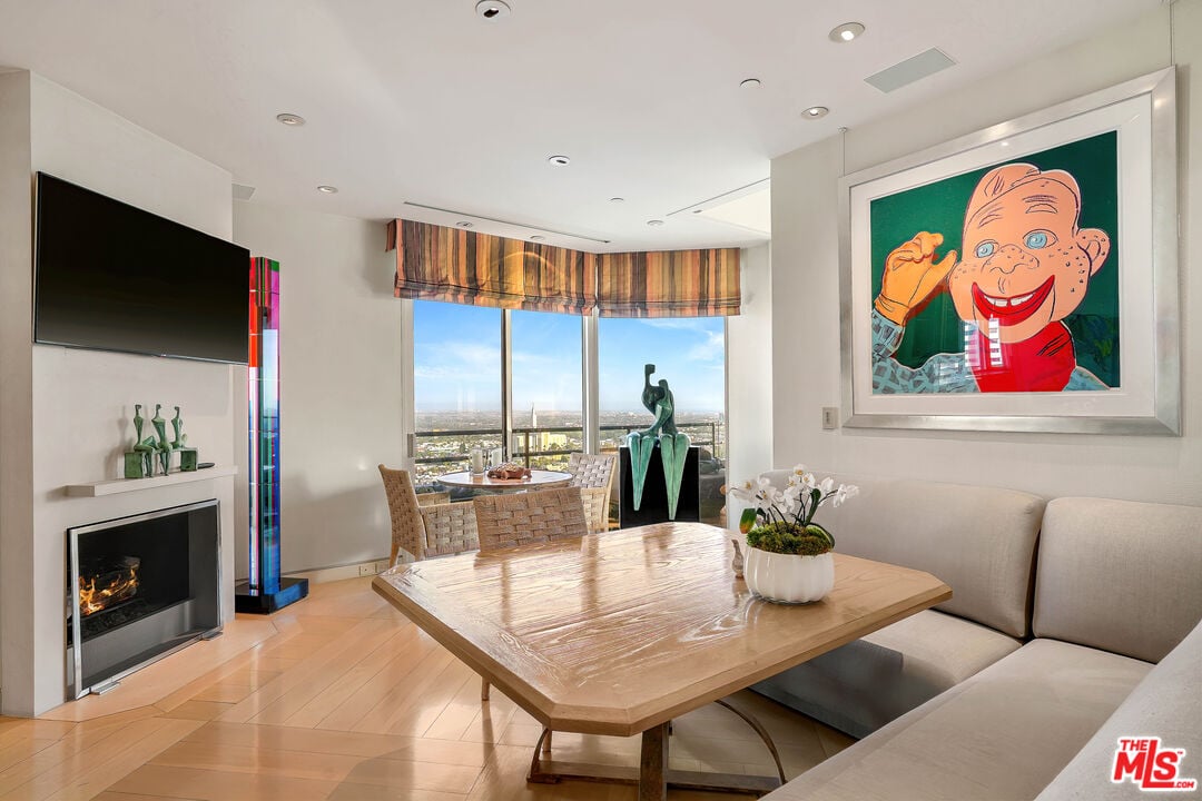 10601 Wilshire Blvd Unit: 20C