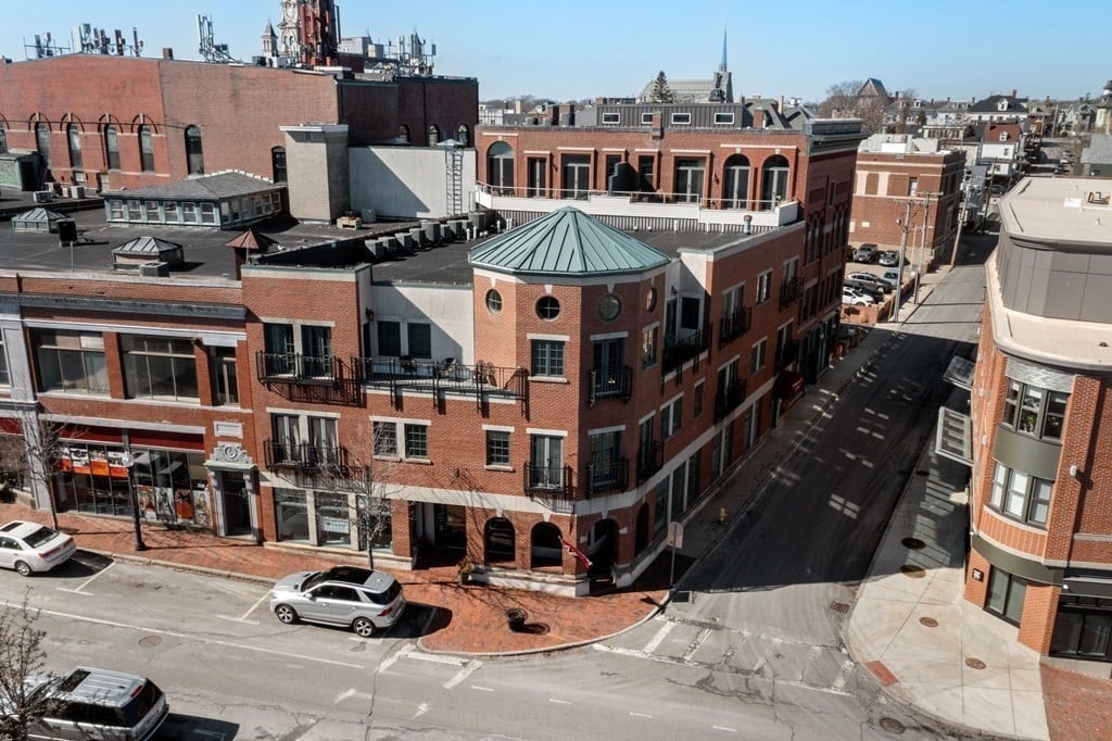 6 Elm St #4