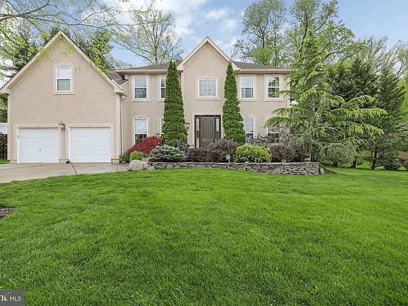  14 Exton Circle Cherry Hill, NJ 08003