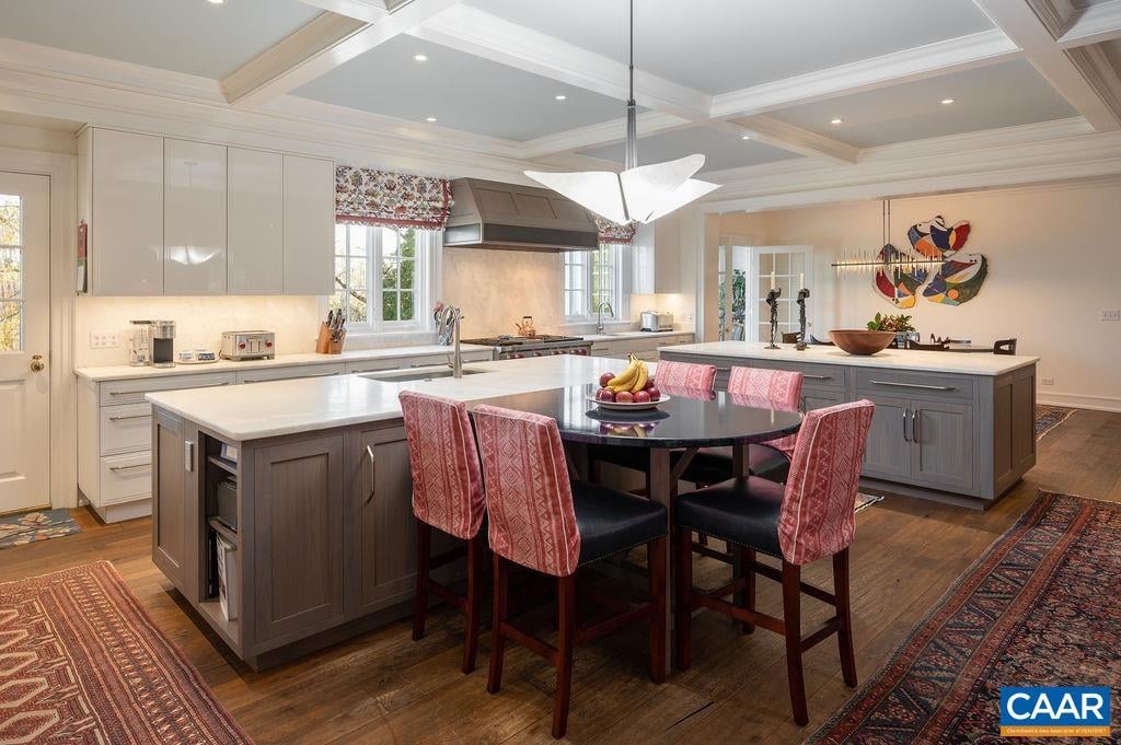 260 Farmington Dr