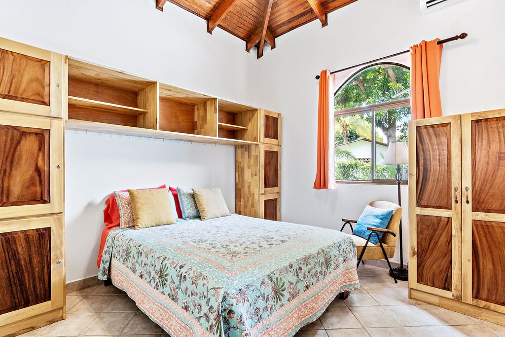 Villaggio Hideaway | Cozy beach side community hideaway condo