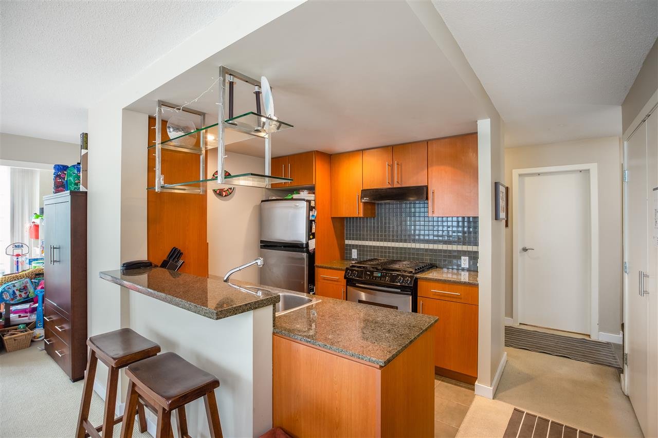 706-455 Beach Cres