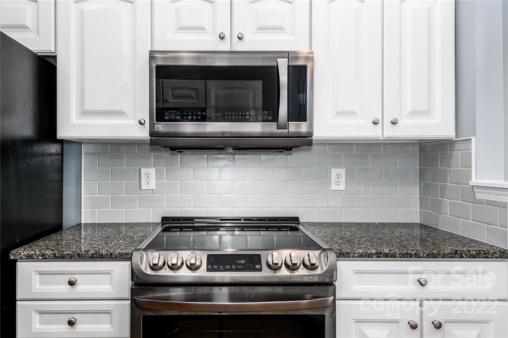 3025 Misty Harbor Cir