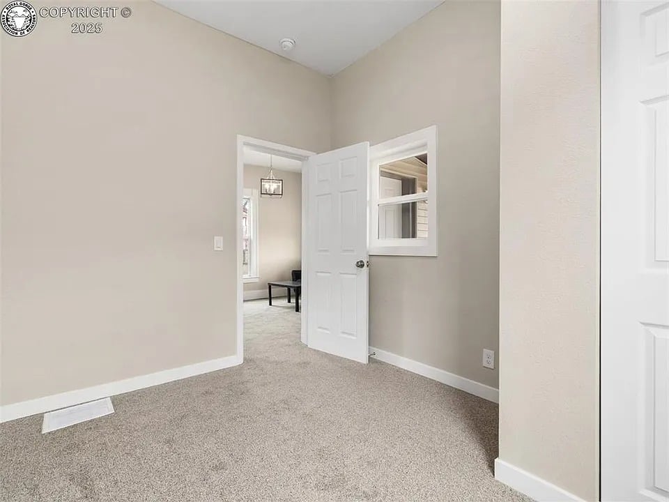 932 Elm St