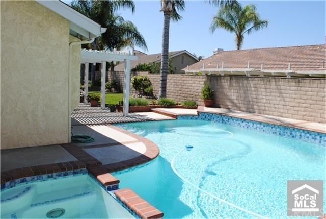 1766 FAIRVIEW Dr